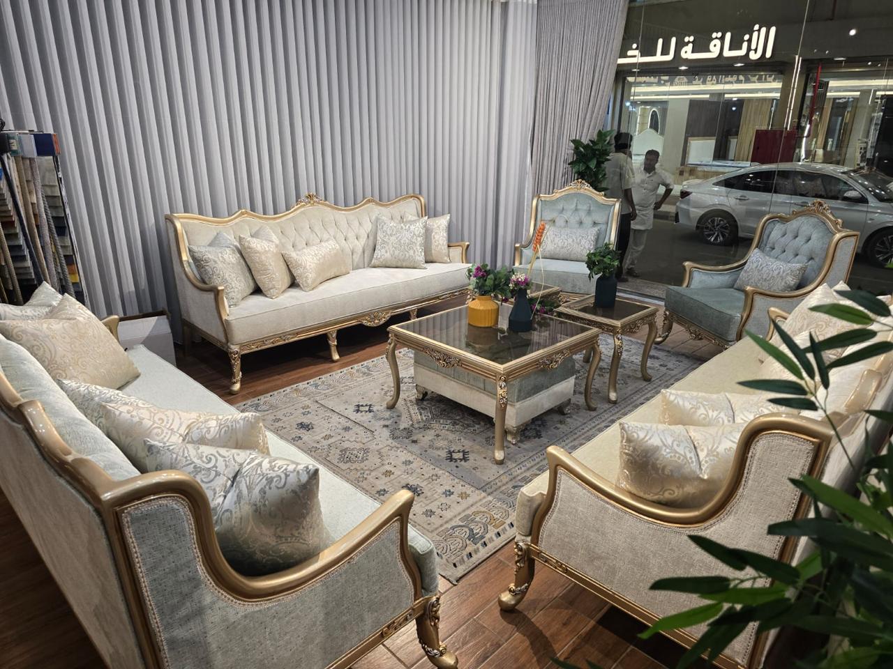 طقم كنب من مربع واحد